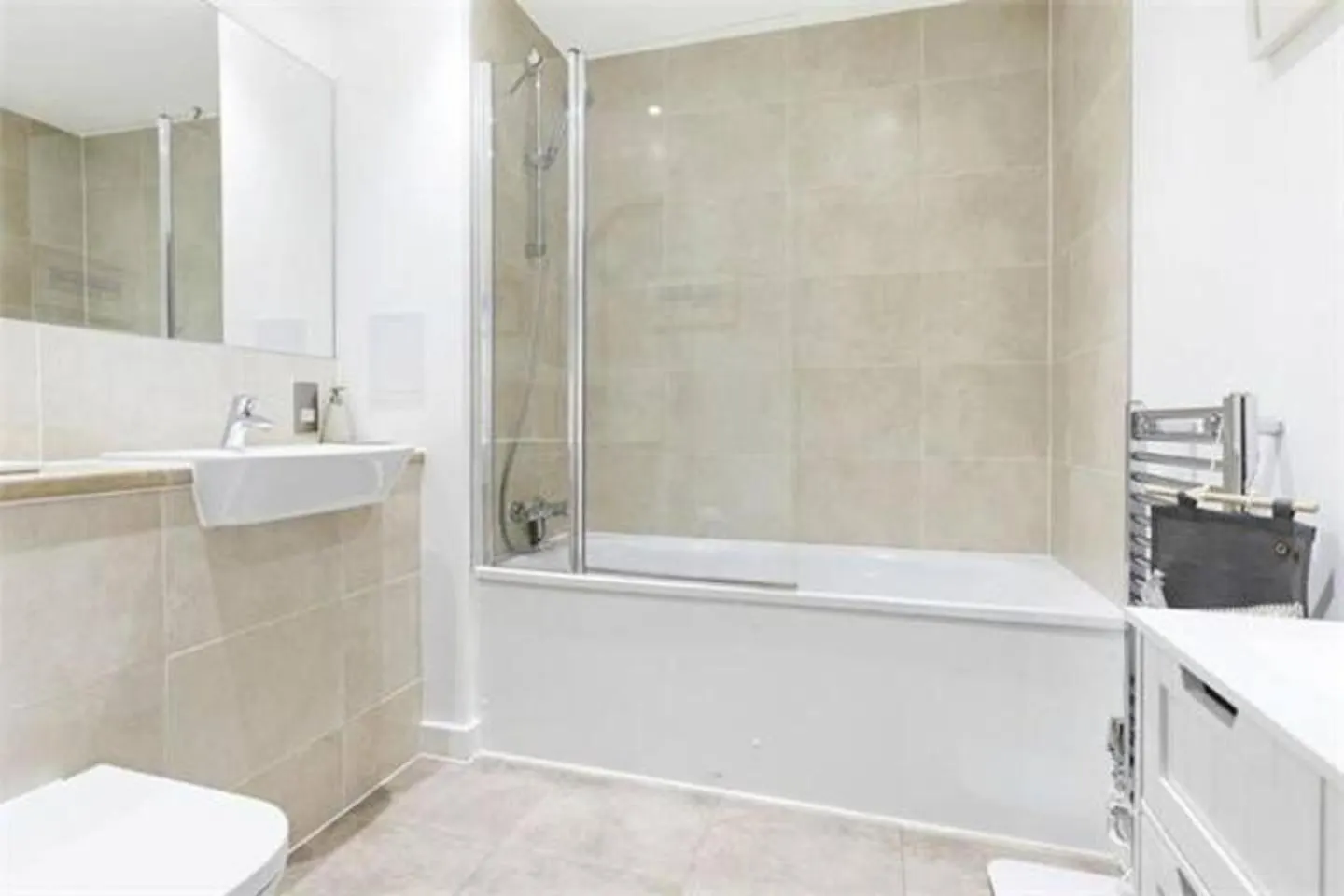 2-Bed Terrace Flat Close To Tower Bridge London Apartment